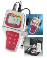 Oakton 310 Waterproof pH, Dustproof Meter